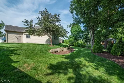 Exterior - 7 Dehart Ct, Wayne, NJ 07470 photo 3 of 8