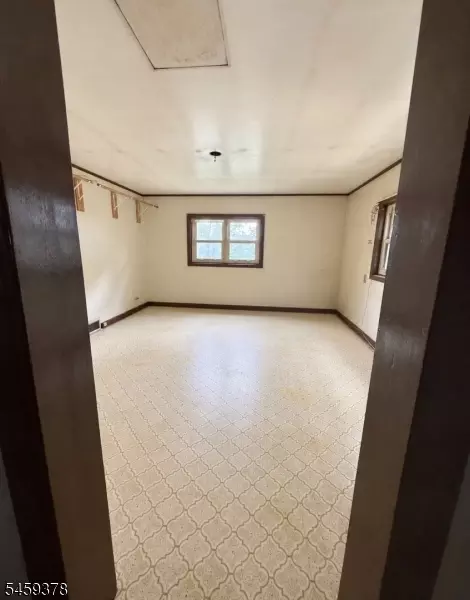 4 Robin Hill Ln, Hampton, NJ 08827 photo 4