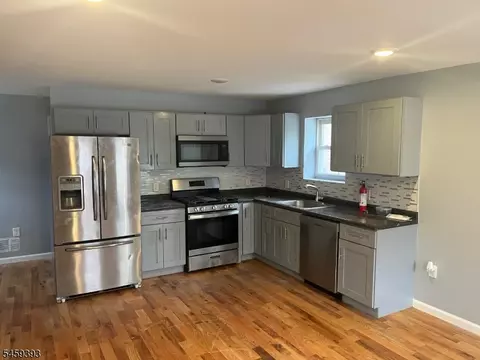 72-74 Saint Francis St, Newark, NJ 07105
