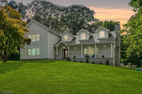 75 Evergreen Dr, Caldwell, NJ 07006