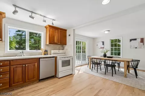 Dining - 20 Pine St, Basking Ridge, NJ 07920 photo 4 of 4