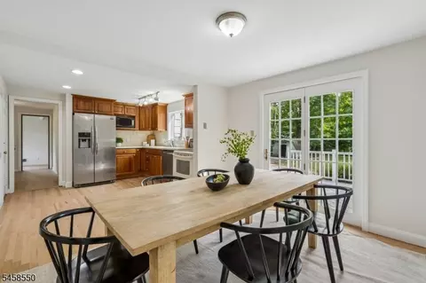 Dining - 20 Pine St, Basking Ridge, NJ 07920 photo 3 of 4