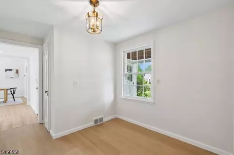 Entry Way - 20 Pine St, Basking Ridge, NJ 07920 photo 2 of 2