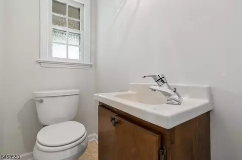 Bath - 20 Pine St, Basking Ridge, NJ 07920 photo 1 of 2