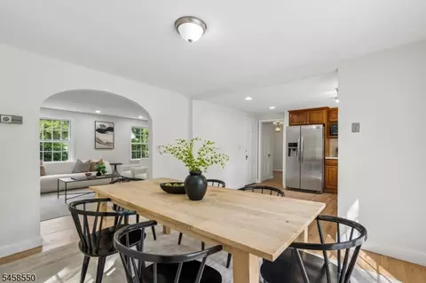 Dining - 20 Pine St, Basking Ridge, NJ 07920 photo 2 of 4
