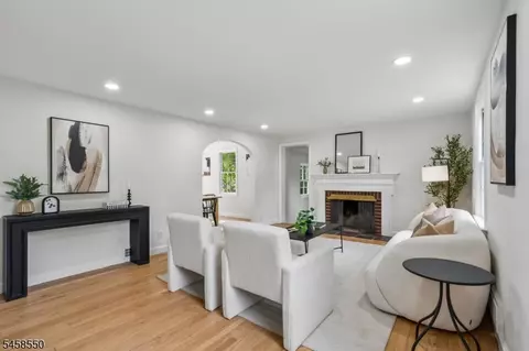 Living - 20 Pine St, Basking Ridge, NJ 07920 photo 1 of 5