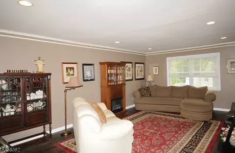 Living - 389 Meisel Ave, Springfield, NJ 07081 photo 2 of 2
