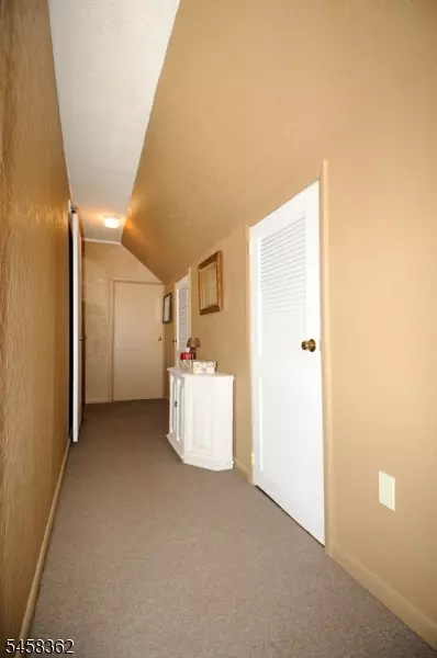 Entry Way - 389 Meisel Ave, Springfield, NJ 07081 photo 1 of 1