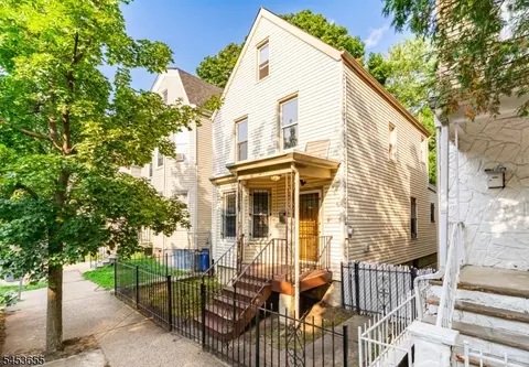 800 S 15th St, Newark, NJ 07108