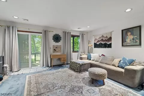 3 Port Royal Dr #3, Vernon, NJ 07462