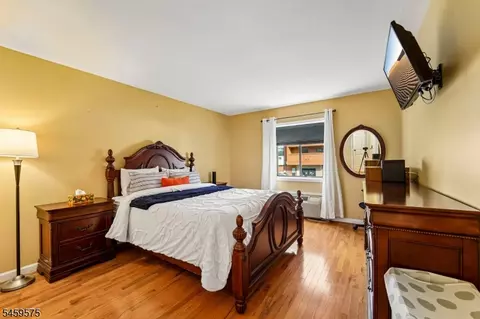 Bedroom - 300 Park St #1F, Hackensack, NJ 07601 photo 1 of 6
