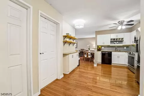 Entry Way - 300 Park St #1F, Hackensack, NJ 07601 photo 4 of 5