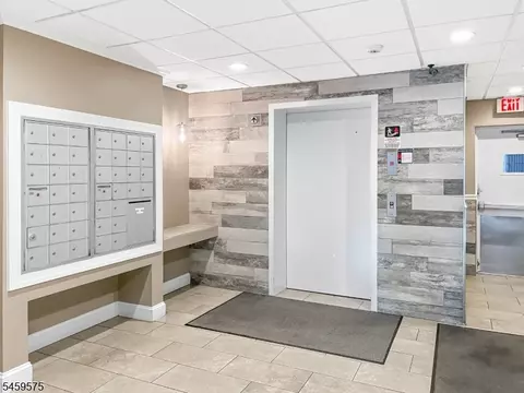 Entry Way - 300 Park St #1F, Hackensack, NJ 07601 photo 2 of 5