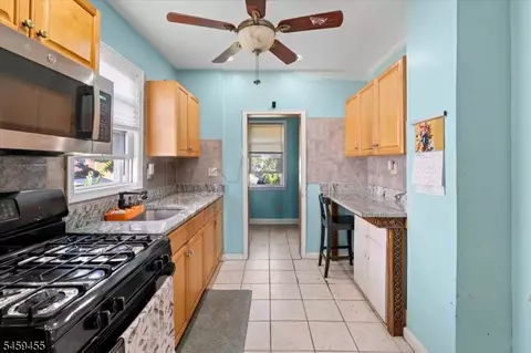 Entry Way - 322 Kaplan Ave, Hackensack, NJ 07601 photo 1 of 3