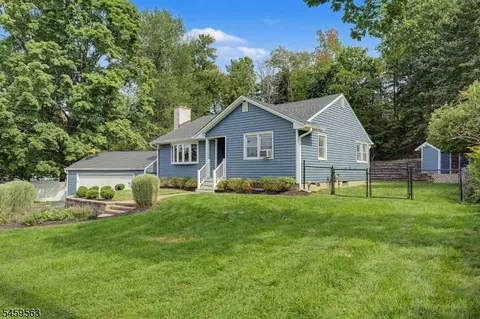 3 Linda Ln, Newton, NJ 07860