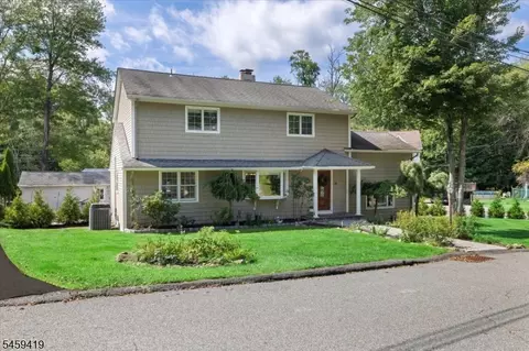 Exterior - 30 Laurel Dr, Wayne, NJ 07470 photo 2 of 4