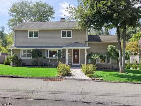 Exterior - 30 Laurel Dr, Wayne, NJ 07470 photo 3 of 4
