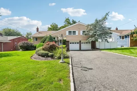 3 Wedgewood Dr, West Orange, NJ 07052