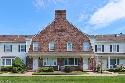 25 Tisbury Ct, Scotch Plains, NJ 07076