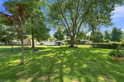 Exterior - 17 Middle Ave, Summit, NJ 07901 photo 3 of 5