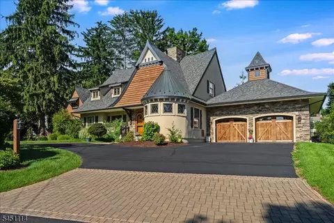 10 Signal Hill Trl, Sparta, NJ 07871