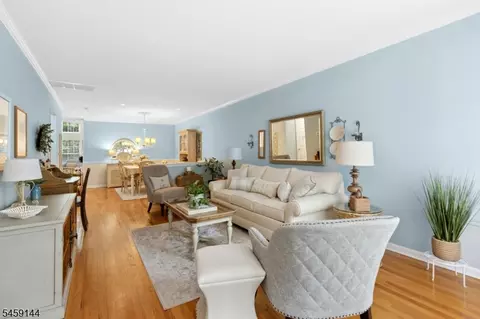 Living - 774 Featherbed Ln, Clark, NJ 07066 photo 1 of 3