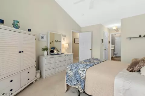 Bedroom - 774 Featherbed Ln, Clark, NJ 07066 photo 2 of 5