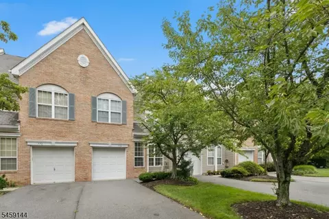 Exterior - 774 Featherbed Ln, Clark, NJ 07066 photo 2 of 6