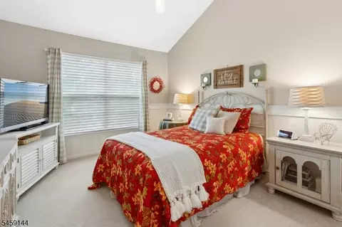 Bedroom - 774 Featherbed Ln, Clark, NJ 07066 photo 3 of 5