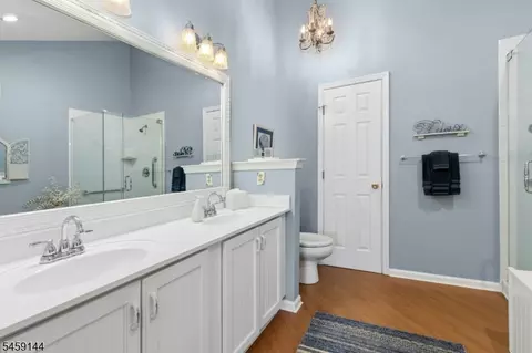 Bath - 774 Featherbed Ln, Clark, NJ 07066 photo 1 of 3