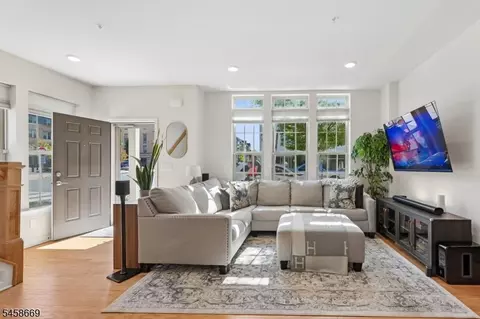 1002 Station Rd, Somerville, NJ 08876
