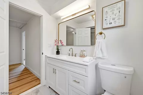 Bath - 842 Berkeley Ave, Plainfield, NJ 07062 photo 3 of 3