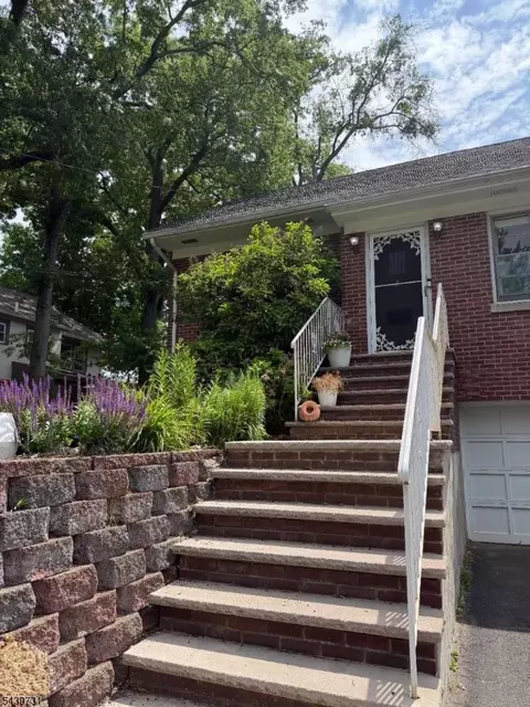 4 Suffolk Ave, Maplewood, NJ 07040