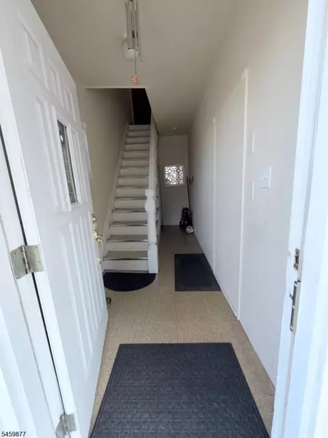 Entry Way - 5 Dewey St Ab, Dover, NJ 07801 photo 3 of 4