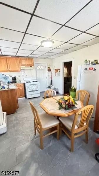 Entry Way - 5 Dewey St Ab, Dover, NJ 07801 photo 2 of 4