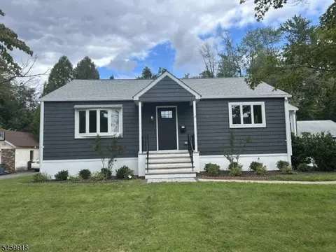 17 Ellice St, Lincoln Park, NJ 07035