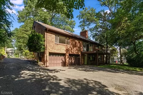 Exterior - 18 Tree Top Dr, Springfield, NJ 07081 photo 3 of 3