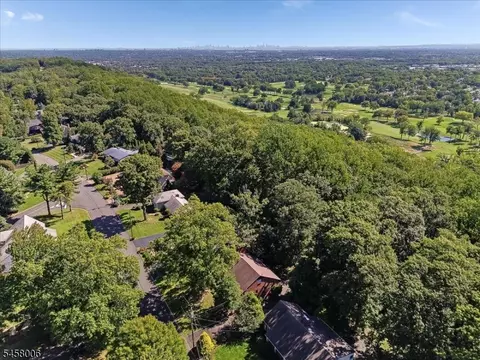 View/Area - 18 Tree Top Dr, Springfield, NJ 07081 photo 1 of 1