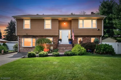 260 Pearl Pl, South Plainfield, NJ 07080