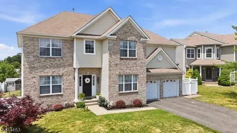 918 Timberline Dr, Lake Hopatcong, NJ 07849