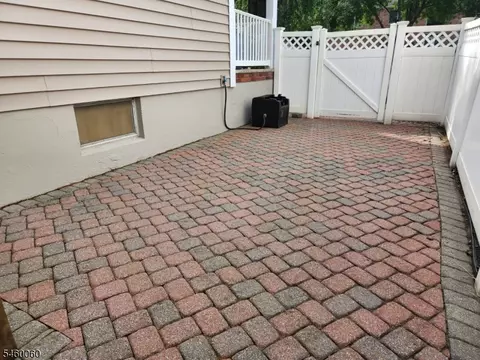 Exterior - 700 Evans St, Paramus, NJ 07652 photo 4 of 10