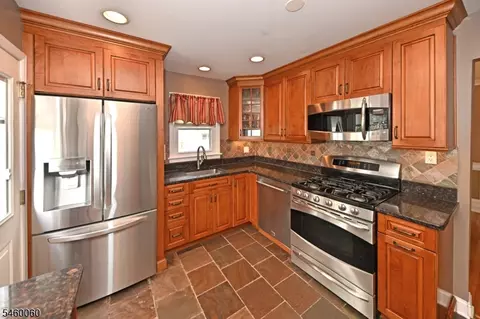 Kitchen - 700 Evans St, Paramus, NJ 07652 photo 1 of 2