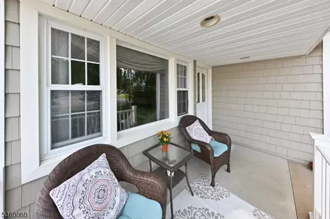 Exterior - 700 Evans St, Paramus, NJ 07652 photo 5 of 10