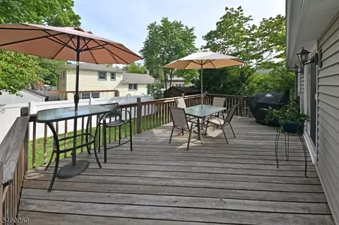 Exterior - 700 Evans St, Paramus, NJ 07652 photo 3 of 10