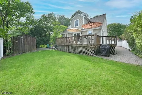 Exterior - 700 Evans St, Paramus, NJ 07652 photo 7 of 10