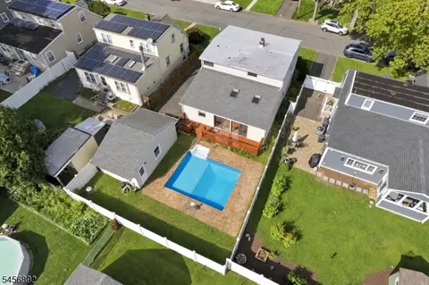 1138 Mayfair Dr, Rahway, NJ 07065