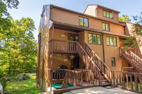 5 Village Way UNIT D-6, Vernon, NJ 07462