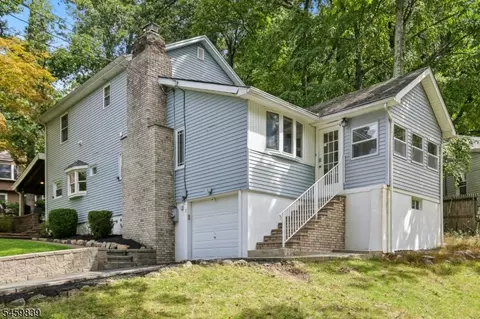 2 Whaleback Waddy, Denville, NJ 07834