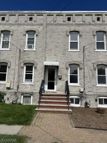 23 Lagrange St, Raritan Boro, NJ 08869