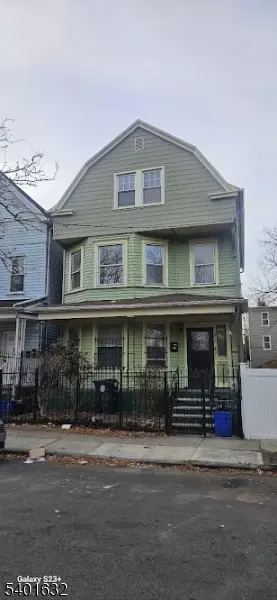 212 3rd St, Newark, NJ 07107